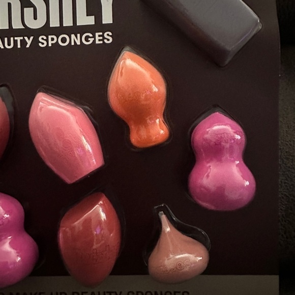 NEW HERSHEY 12 pc Makeup Beauty Blender Sponges - Picture 3 of 4